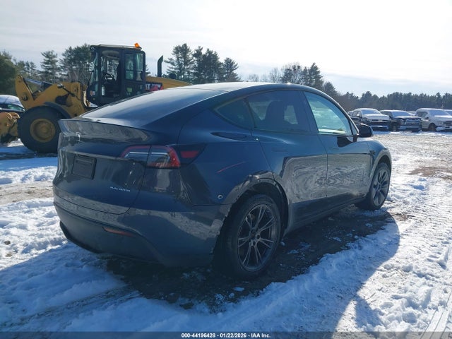 2024 TESLA MODEL Y 7SAYGDEE5RA331486 Photo 3