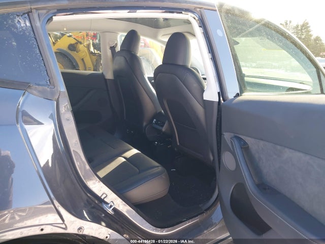 2024 TESLA MODEL Y 7SAYGDEE5RA331486 Photo 7
