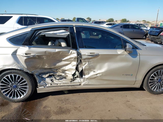3FA6P0RU4HR110563 Ford Fusion Hybrid Titanium