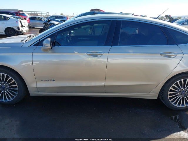 3FA6P0RU4HR110563 Ford Fusion Hybrid Titanium