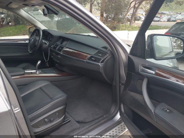 2011 BMW X5 5UXZV4C51BL738123 Photo 4