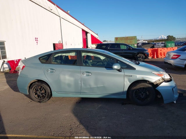 JTDKN3DU8F1955978 Toyota Prius Four
