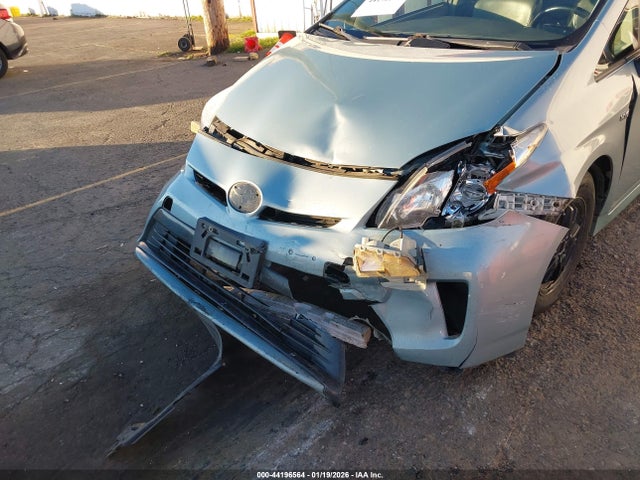 JTDKN3DU8F1955978 Toyota Prius Four