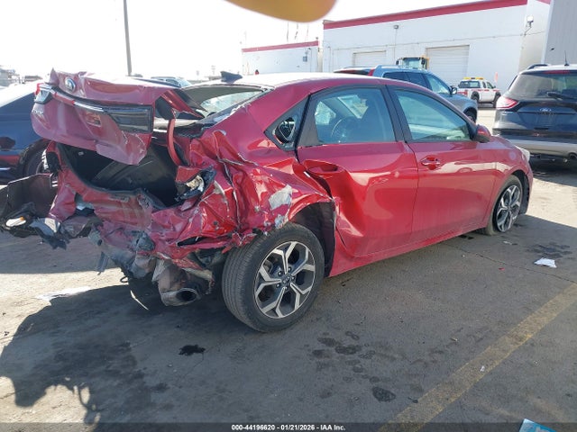 3KPF24AD2ME273273 KIA Forte Lxs