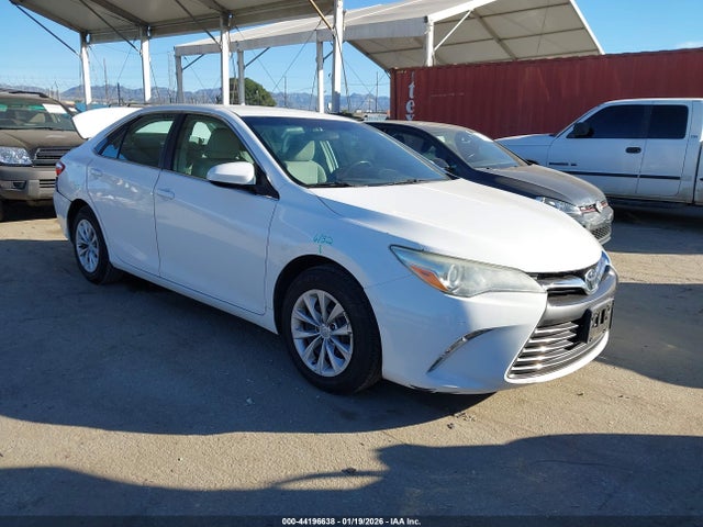 Toyota CAMRY LE 2015 4T4BF1FK7FR451757 zdjęcie główne