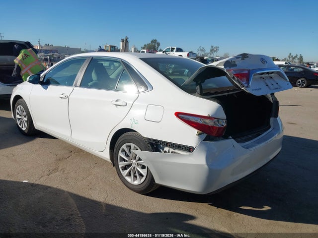 Toyota CAMRY LE 2015 4T4BF1FK7FR451757 Image 3