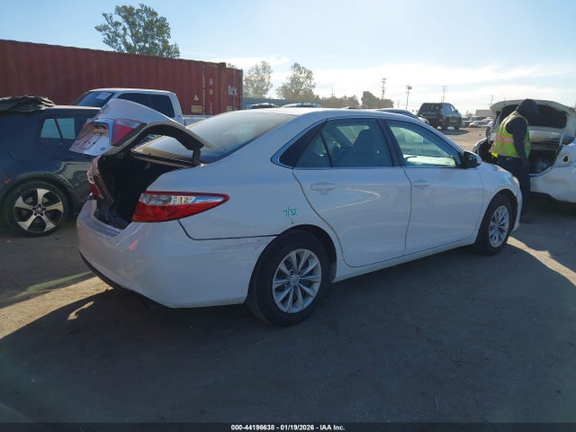 Toyota CAMRY LE 2015 4T4BF1FK7FR451757 Image 4