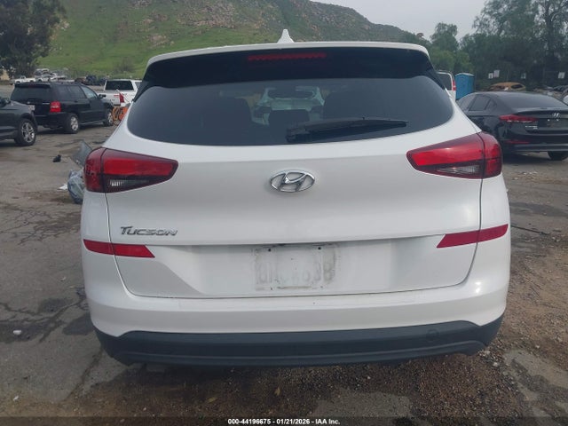 KM8J23A4XLU157996 Hyundai TUCSON SE