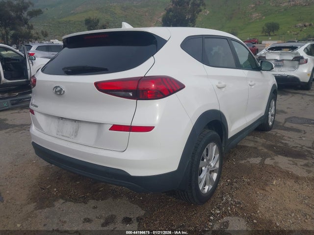KM8J23A4XLU157996 Hyundai TUCSON SE
