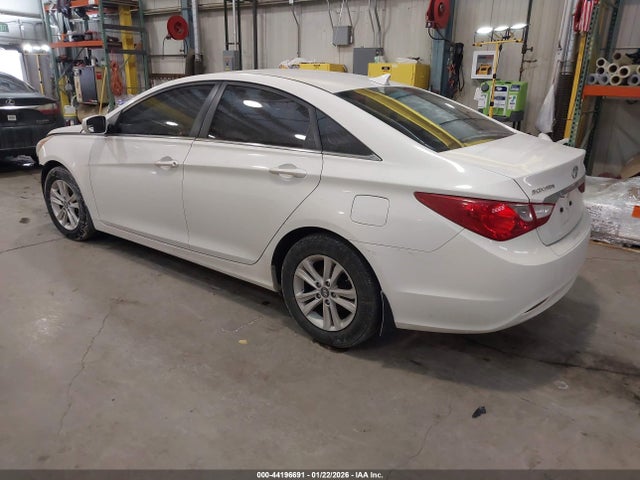 2011 HYUNDAI SONATA 5NPEB4AC9BH255803 Photo 2