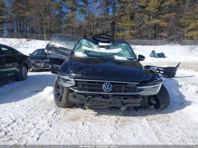 Продажа на аукционе авто 2024 Volkswagen Tiguan 2.0t Se R-line Black, vin: 3VV8B7AX7RM068583, номер лота: 44196718