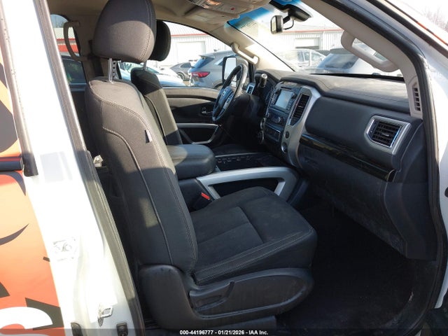 1N6AA1E51HN507870 Nissan TITAN SV