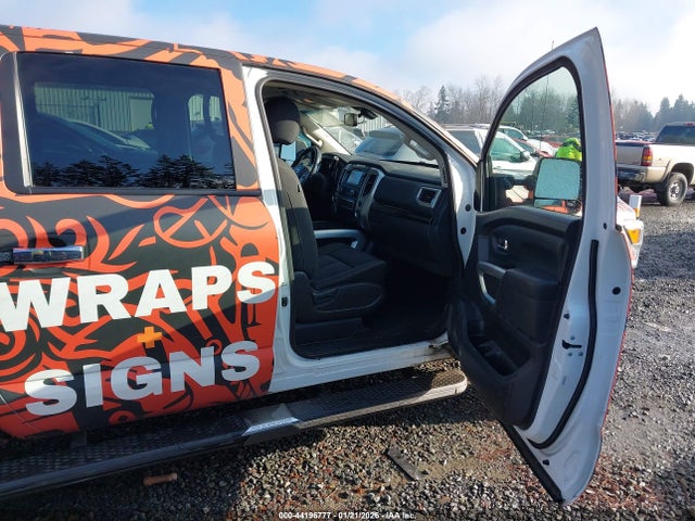 1N6AA1E51HN507870 Nissan TITAN SV