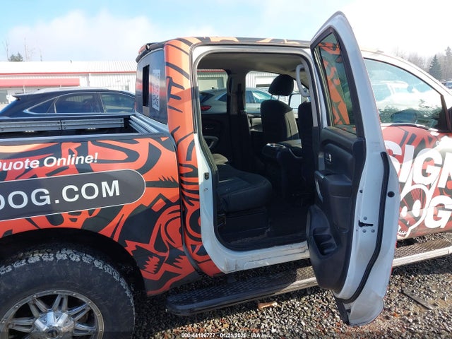 1N6AA1E51HN507870 Nissan TITAN SV