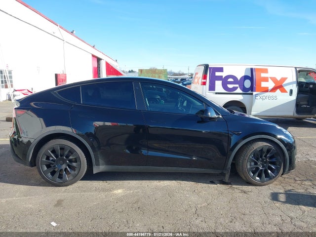 Продаж на аукціоні авто 2021 Tesla Model Y Long Range Dual Motor All-wheel Drive, vin: 5YJYGDEEXMF084913, номер лоту: 44196779