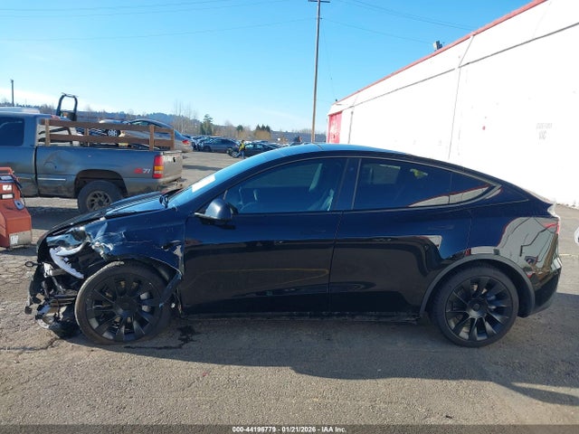 Продаж на аукціоні авто 2021 Tesla Model Y Long Range Dual Motor All-wheel Drive, vin: 5YJYGDEEXMF084913, номер лоту: 44196779