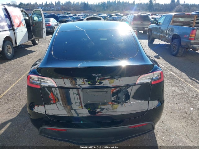Продаж на аукціоні авто 2021 Tesla Model Y Long Range Dual Motor All-wheel Drive, vin: 5YJYGDEEXMF084913, номер лоту: 44196779