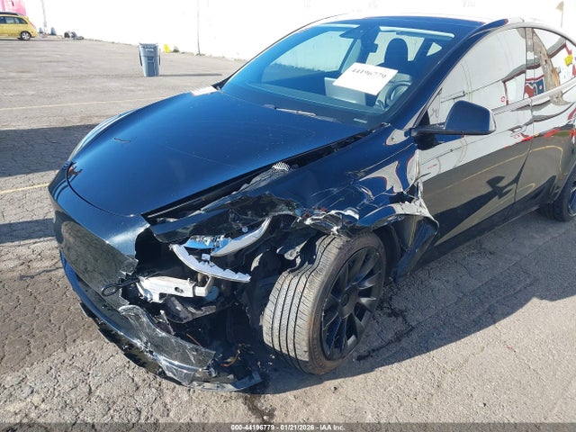 Продаж на аукціоні авто 2021 Tesla Model Y Long Range Dual Motor All-wheel Drive, vin: 5YJYGDEEXMF084913, номер лоту: 44196779