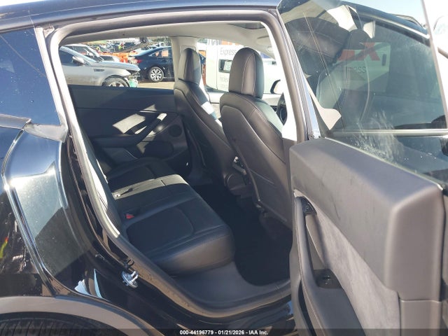 Продаж на аукціоні авто 2021 Tesla Model Y Long Range Dual Motor All-wheel Drive, vin: 5YJYGDEEXMF084913, номер лоту: 44196779