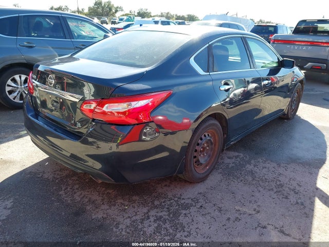 1N4AL3AP4HN320645 Nissan Altima 2.5 S