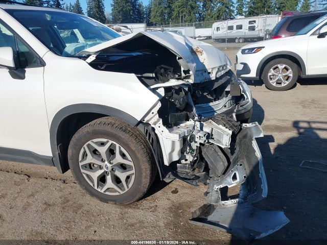 JF2SKAJCXLH590846 Subaru Forester Premium
