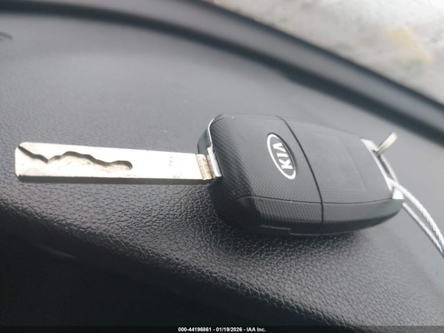 5XXGT4L35JG252071 KIA Optima S