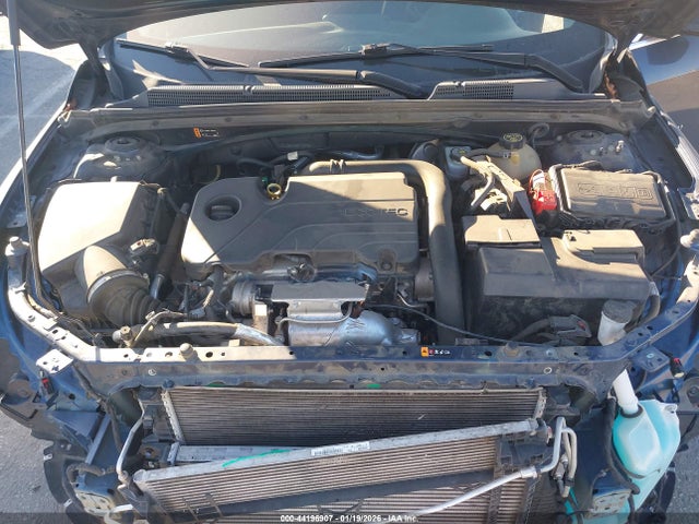 1G1ZD5ST5NF172330 Chevrolet Malibu Fwd Lt