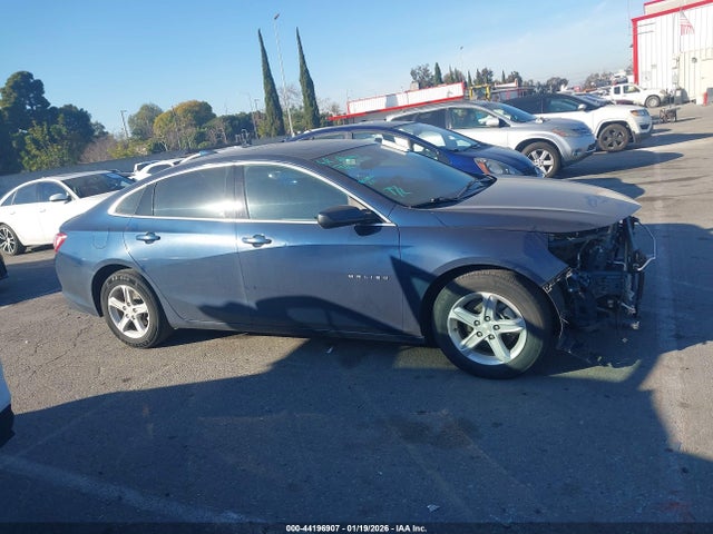 1G1ZD5ST5NF172330 Chevrolet Malibu Fwd Lt