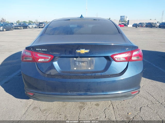 1G1ZD5ST5NF172330 Chevrolet Malibu Fwd Lt