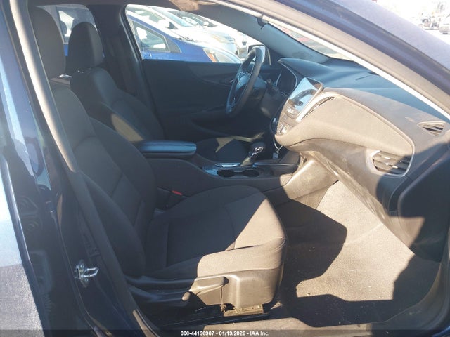 1G1ZD5ST5NF172330 Chevrolet Malibu Fwd Lt