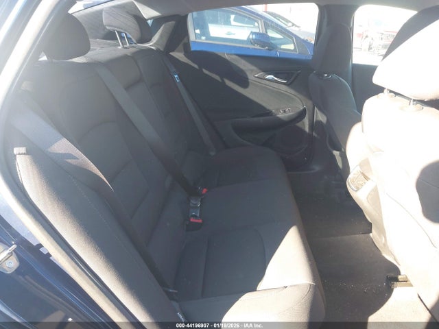 1G1ZD5ST5NF172330 Chevrolet Malibu Fwd Lt