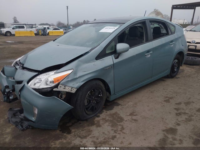 Toyota Prius Four 2015 JTDKN3DU3F1956570 Image 2