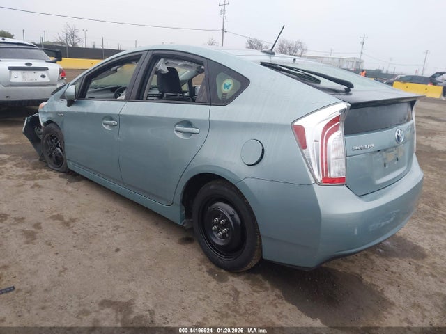 Toyota Prius Four 2015 JTDKN3DU3F1956570 Image 3