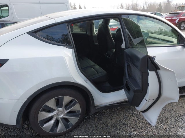 2021 TESLA MODEL Y 5YJYGDEE1MF149602 Photo 7