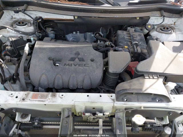 2016 MITSUBISHI OUTLANDER JA4AD3A3XGZ015365 Photo 9