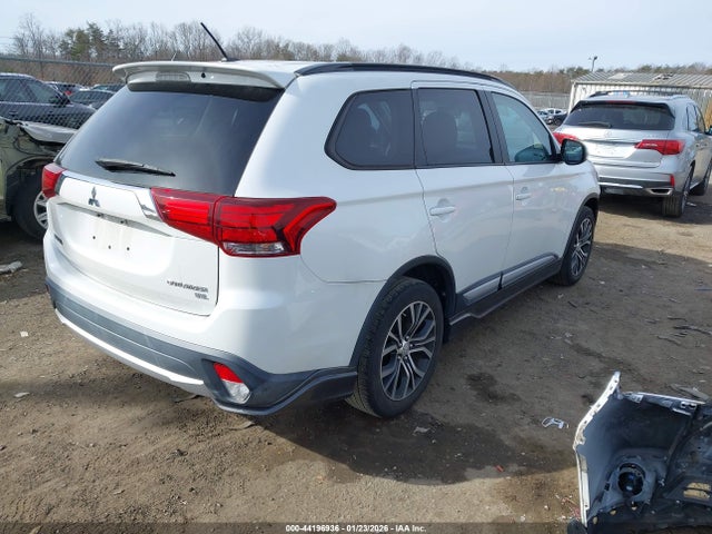 2016 MITSUBISHI OUTLANDER JA4AD3A3XGZ015365 Photo 3
