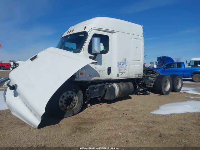 44196950 :رقم المزاد ، 3AKJGLDVXLDLG7561 vin ، 2020 Freightliner Cascadia 125 مزاد بيع