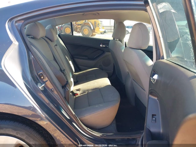 KNAFX4A61F5299426 KIA FORTE LX