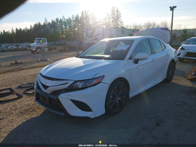 4T1B11HK3KU733975 Toyota CAMRY SE