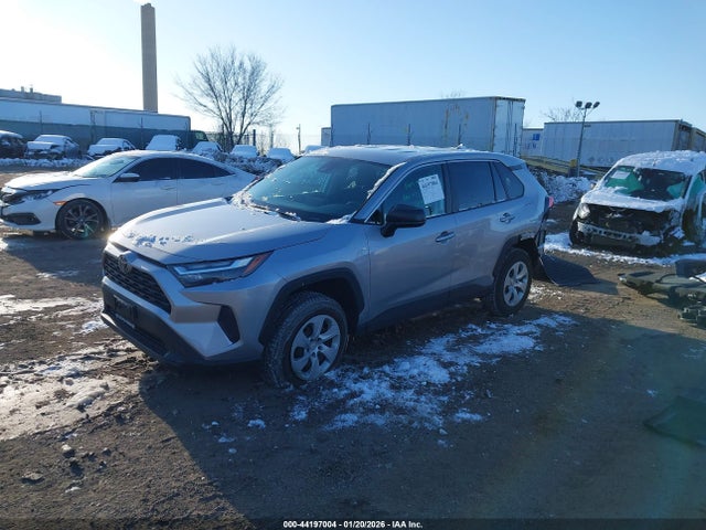 Toyota RAV4 LE 2024 2T3F1RFV5RC465527 Image 2