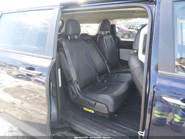 2024 Kia Carnival Mpv Lx Seat Package მანქანა იყიდება აუქციონზე, vin: KNDNB4H30R6425296, აუქციონის ნომერი: 44197007