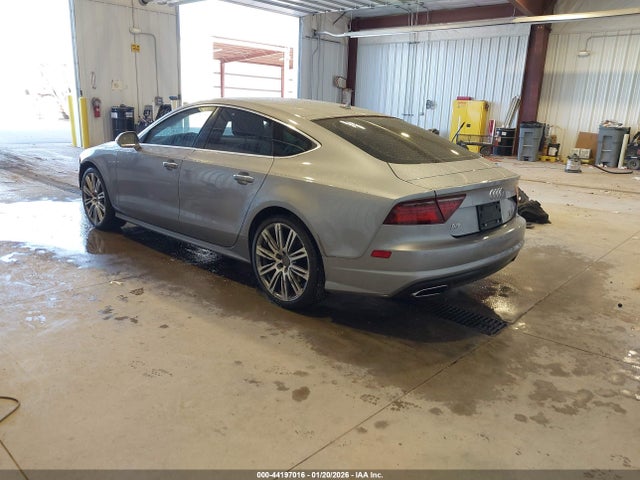 2016 AUDI A7 WAUWGAFC3GN092311 Photo 2
