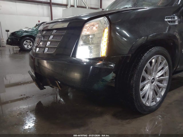 2011 CADILLAC ESCALADE 1GYS4CEF0BR398931 Photo 5
