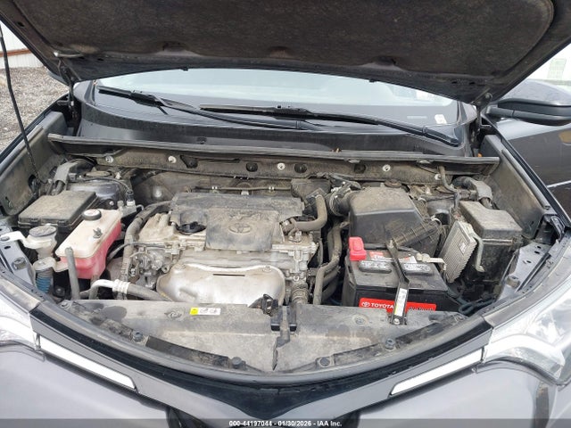 JTMBFREVXHJ104887 Toyota RAV4 LE