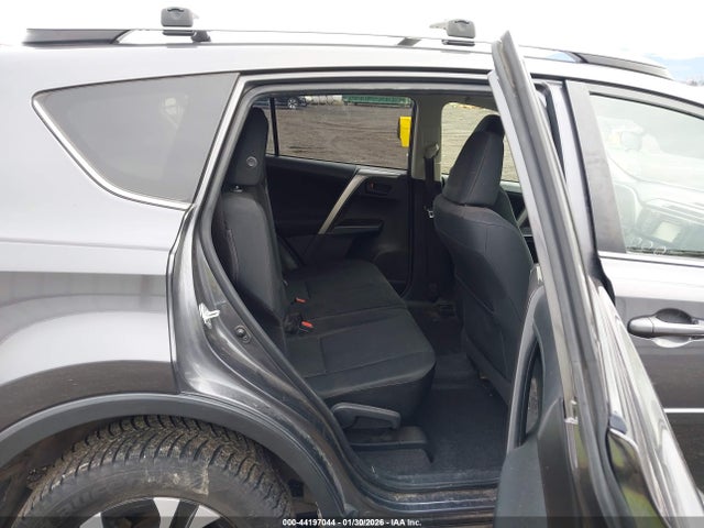 JTMBFREVXHJ104887 Toyota RAV4 LE