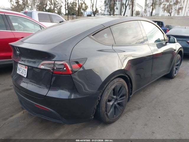2024 TESLA MODEL Y 7SAYGDED0RF129567 Photo 3