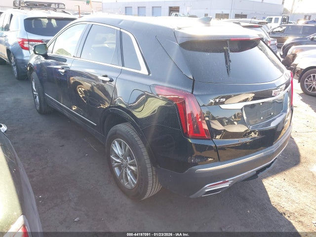 2022 CADILLAC XT5 1GYKNCR45NZ136834 Photo 2