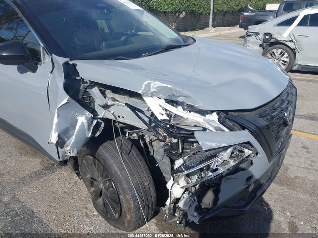 JN8BT3BA5PW012227 Nissan Rogue Sv Fwd