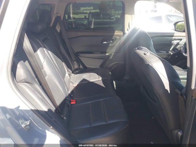 JN8BT3BA5PW012227 Nissan Rogue Sv Fwd