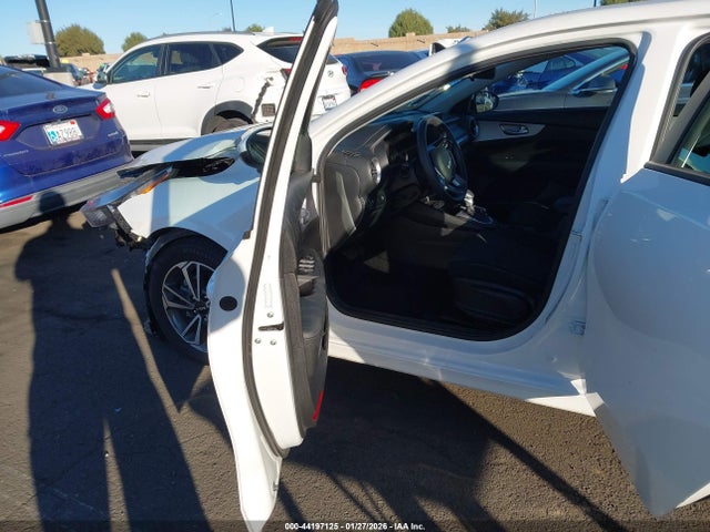 3KPF24ADXRE729656 KIA Forte Lxs